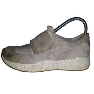 Vince Gage Sneakers Women Sz 6.5 M Taupe Gray Suede Casual Athleisure Running‎